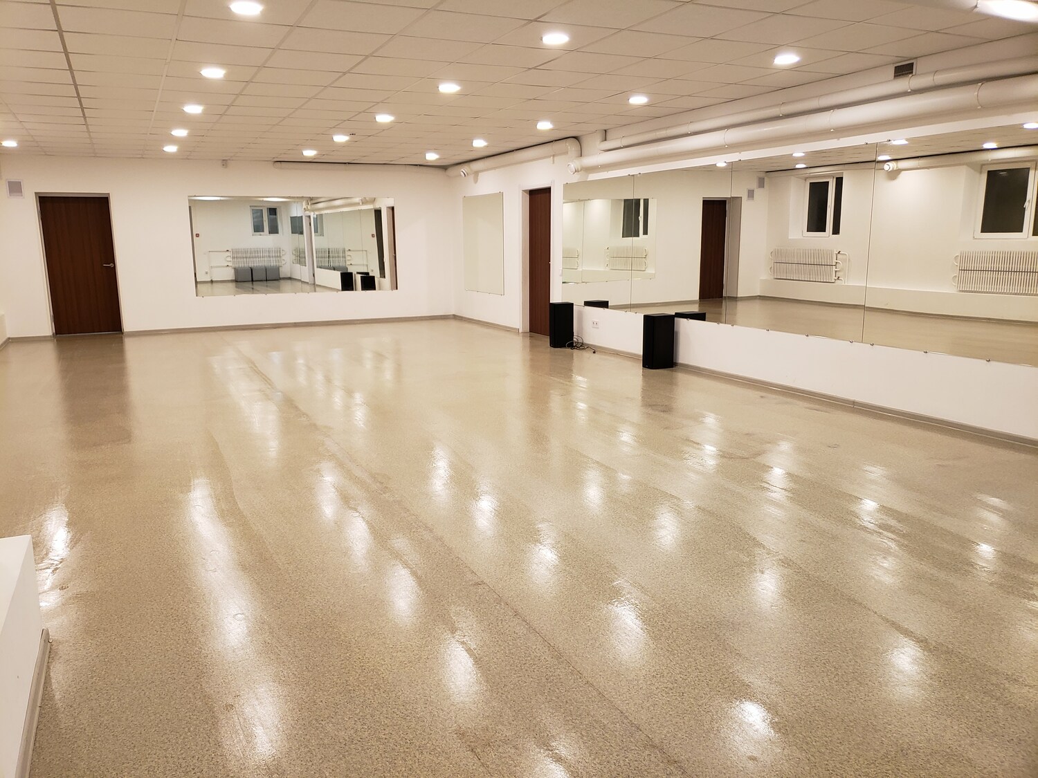 аренда залІв 